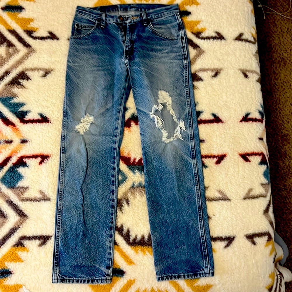Vintage distressed wrangler jeans